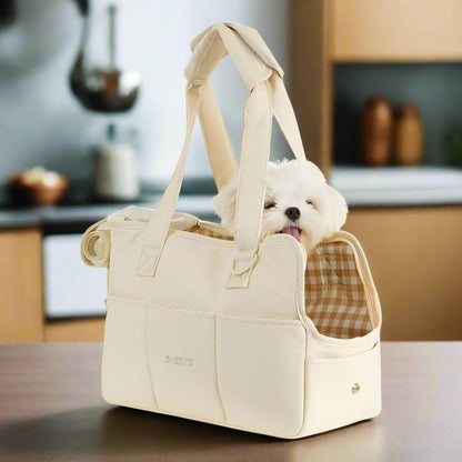 maltais-blanc-dans-sac-de-transport-pour-chien